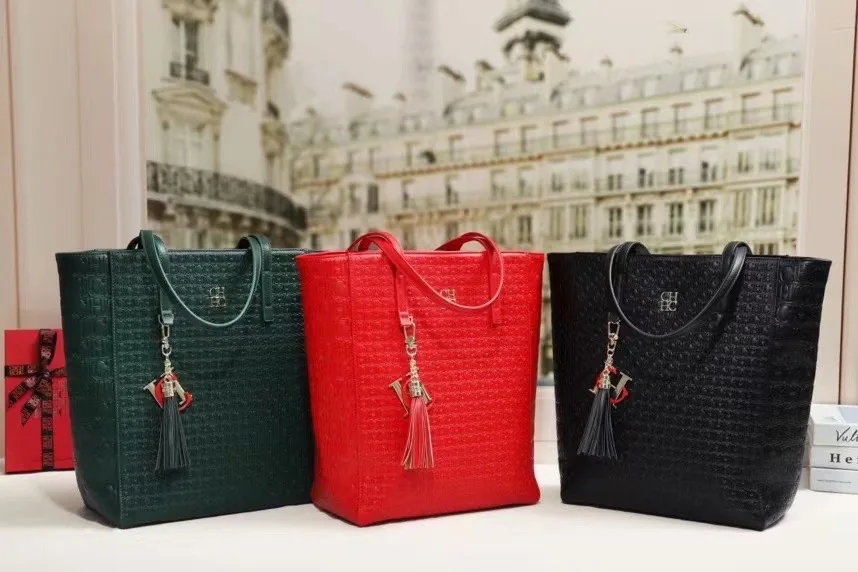 

CILMI HARVILL CHCH Summer New Women's Handbag with Large Capacity Embossed Mother and Child Design Hanging Decoration Portable