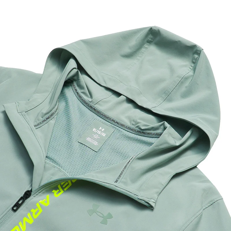 Фото Мужская тканая куртка с капюшоном Under Armour 2026, модель 1376794-348, зеленая ветровка №2