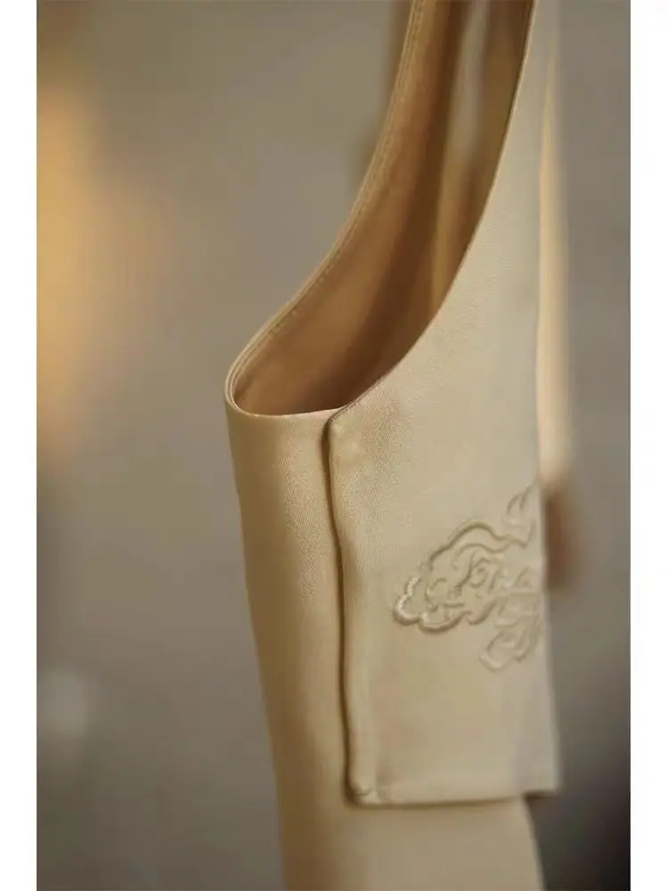 Брендовый дисконтный магазин Торговый центр Вынуть из шкафа Весна и осень Новый