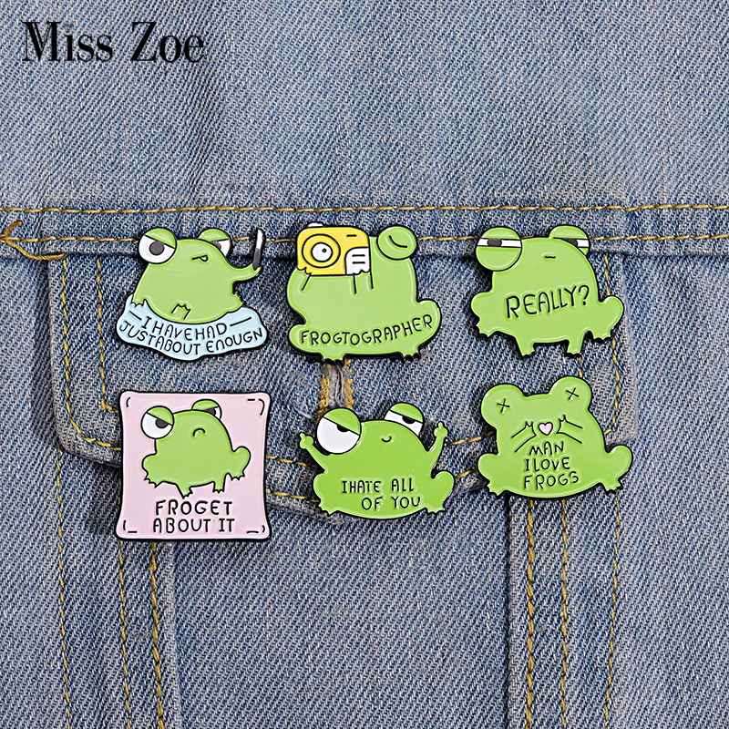 

Man I Love Frogs Enamel Pins Custom Frogtographer Pun Brooches Shirt Collar Lapel Badges Froggy Jewelry Gift for Kids Friends