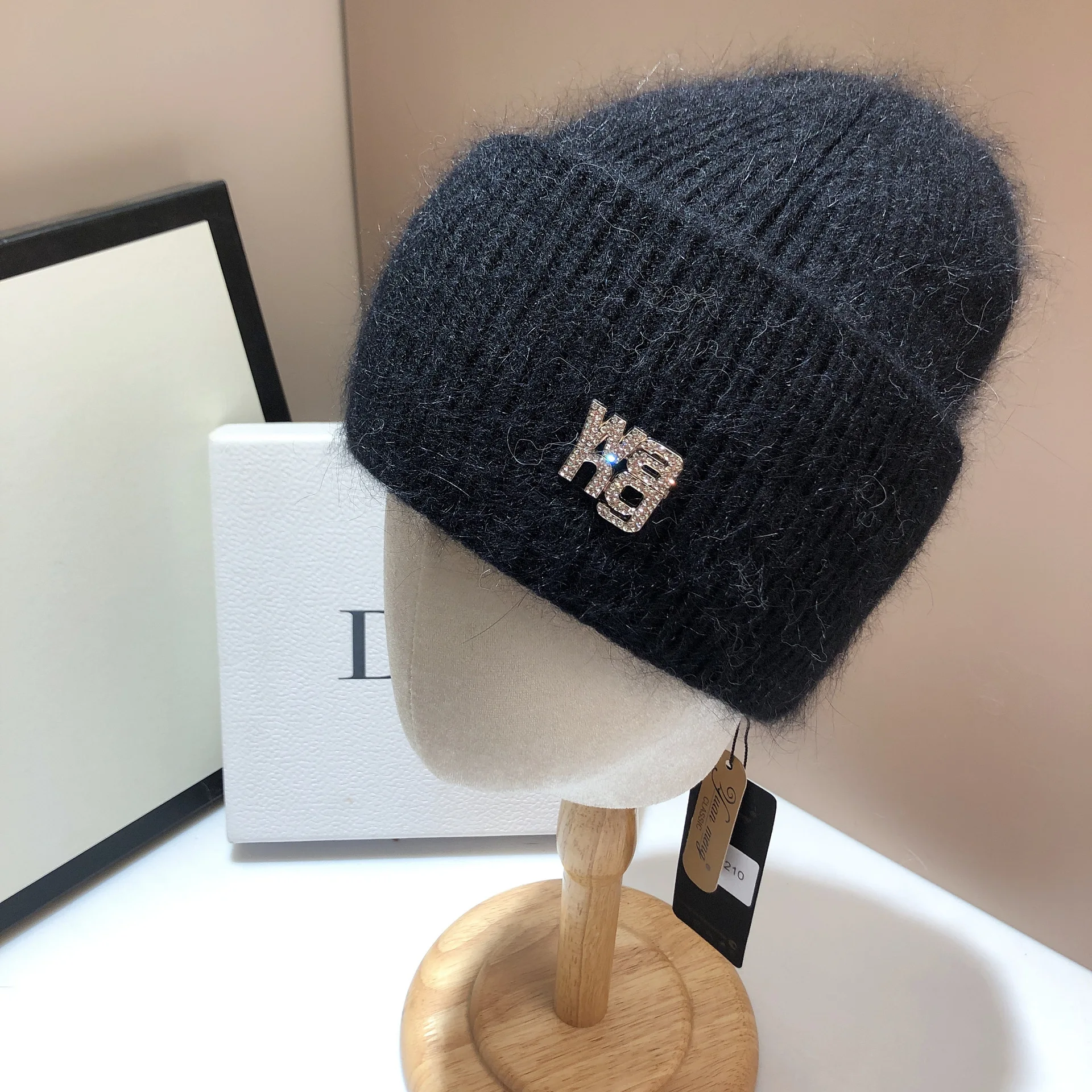 21 Colors Real Rabbit Fur Beanies Winter Hat for Woman Luxury Rhinestones Letter Knit Bonnet Lady Autumn Warm Skullies |