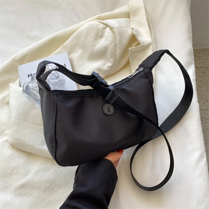 

Retro Ins Messenger Bag Female 2022 New Trend Fashion Casual Korean Nylon Popular Underarm Bag Women Crossbody Bag Designer Bag