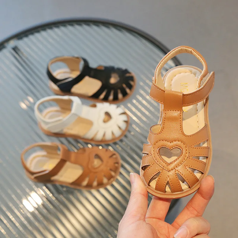 

2023 Summer New Kids Shoes for Girls lovely Sandals Fashion Soft Bottom Boys Beach Sandals Love Baby Girl Shoes