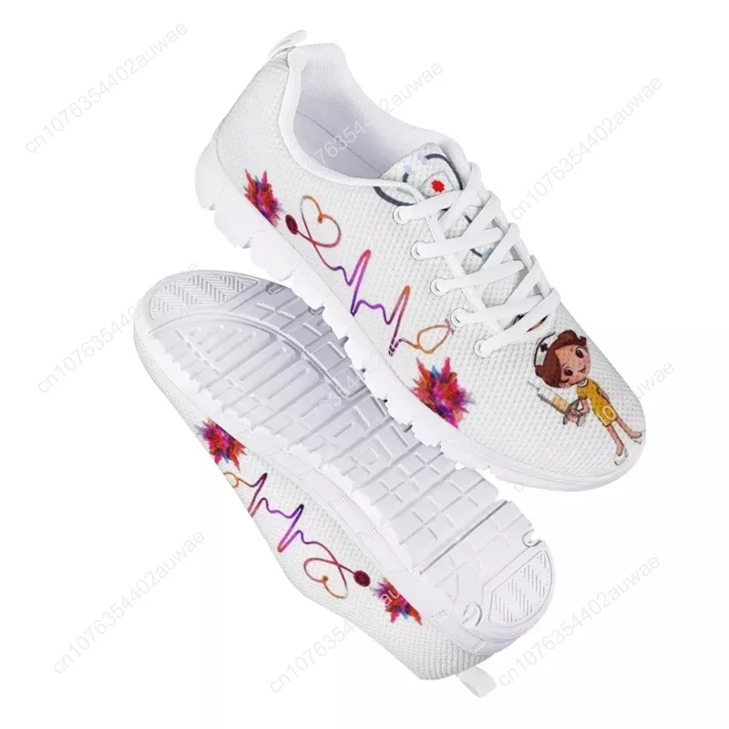 Кроссовки женские сетчатые на шнуровке смешные Мультяшные с рисунком медсестры