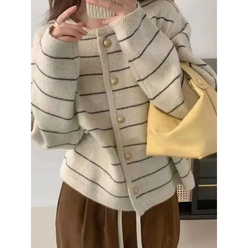 Женский кардиган в полоску трикотажный пуловер с круглым вырезом Осень-зима 2024