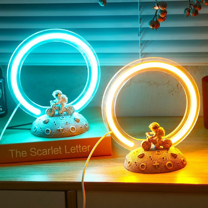 

3D Astronaut Quicksand Table Lamp USB Powered Atmosphere Bedside Lamp Bedroom Decor Kids Birthday Gift Neon LED Night Light