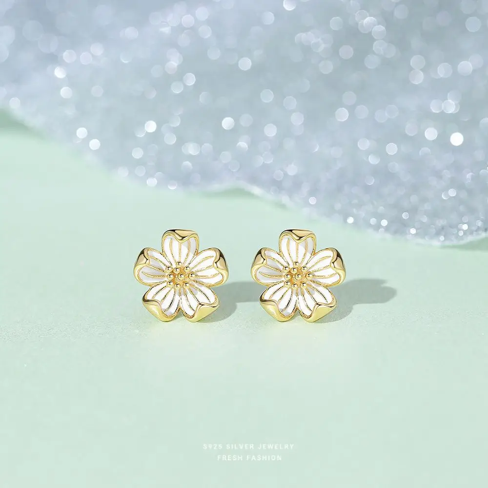 

Женские серьги в виде цветка из серебра 925 пробы