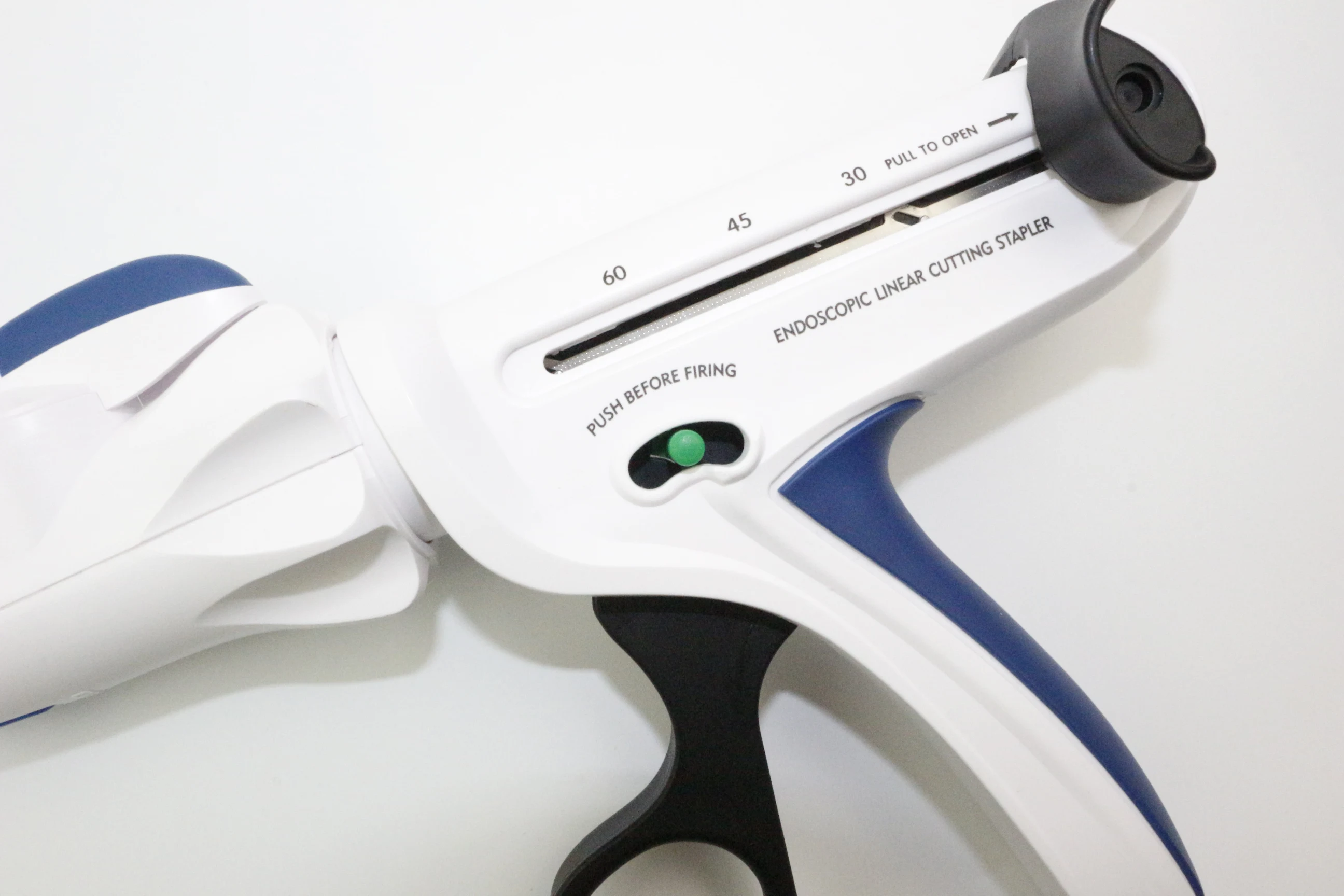 Хирургический инструмент для лечения рака энграфоратор GIA линейный кортант