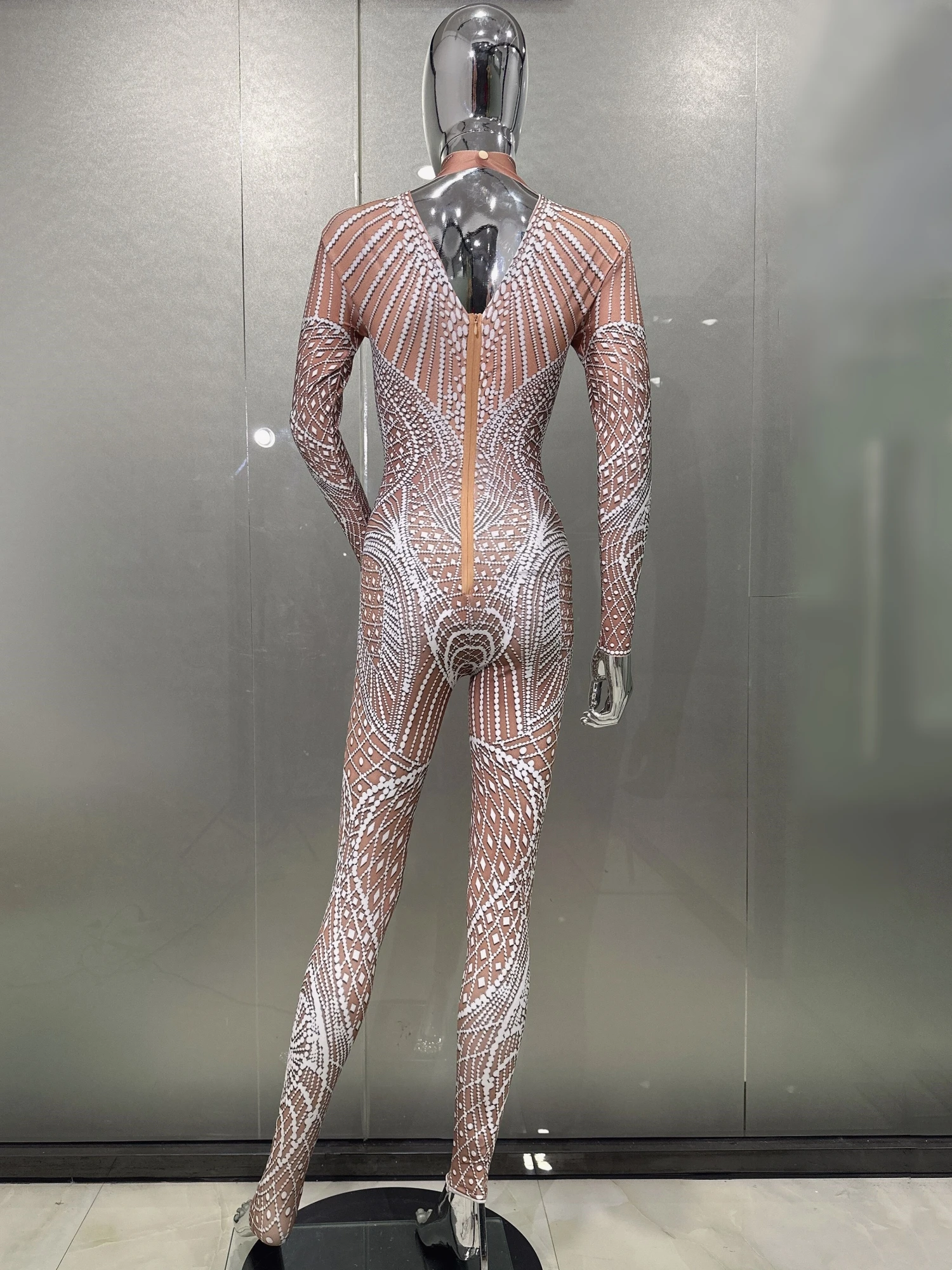 Рисунок 6 - Женский костюм для вечеринки