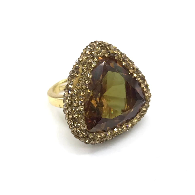 Женское кольцо с изменяемым размером