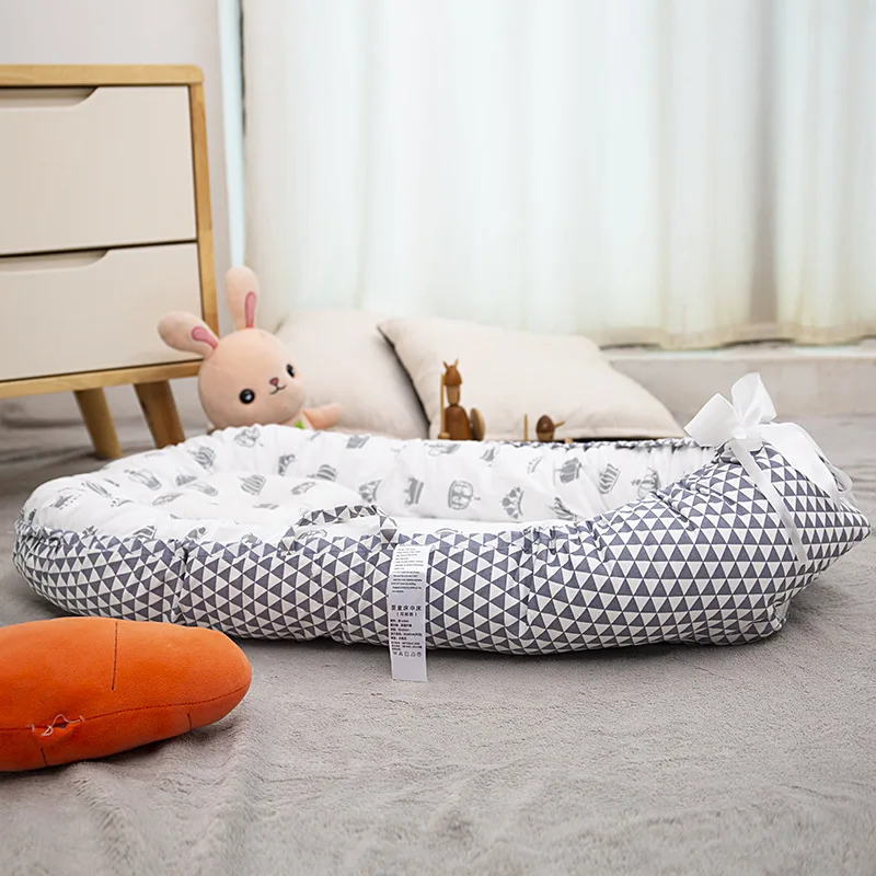 

Складная, съемная и моющаяся портативная кроватка с защитой от давления, средняя кровать, бионическая детская подушка