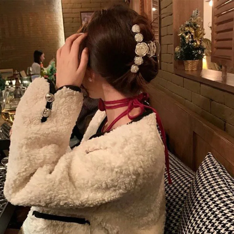 

Women Catch Clip Girls Hair Clip Back of The HeHair ad Shark rose flower Clip Side Clip Hairwear Jewelry Female Headdress