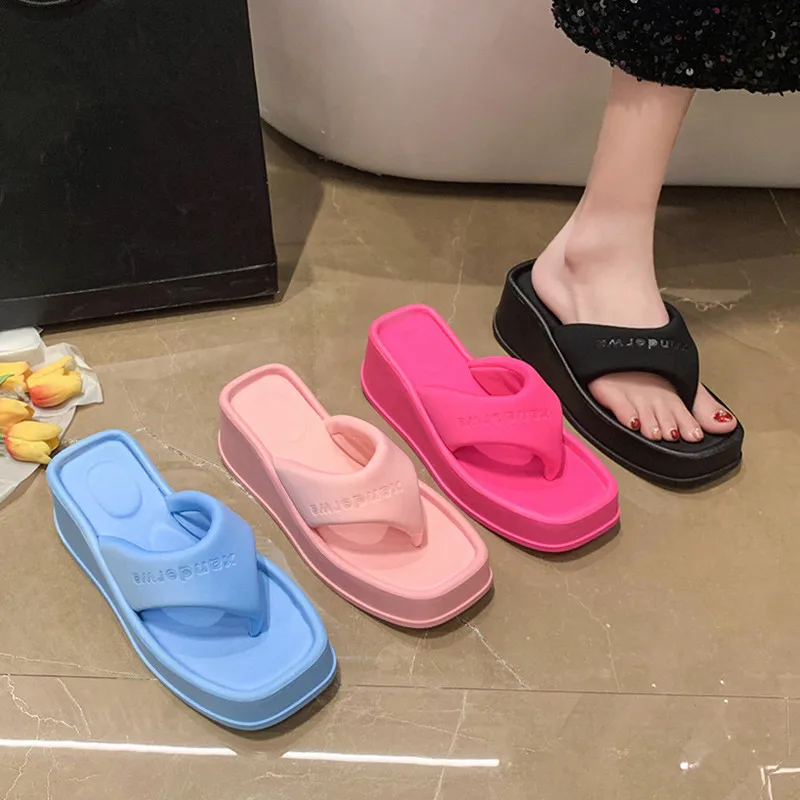 

Женские шлепанцы на танкетке, мягкие сандалии на платформе, высокий каблук, пляжные тапочки, сланцы