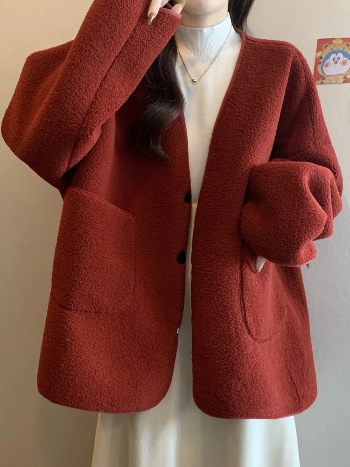 Свободная утолщенная верхняя одежда из берберского флиса с французским вырезом