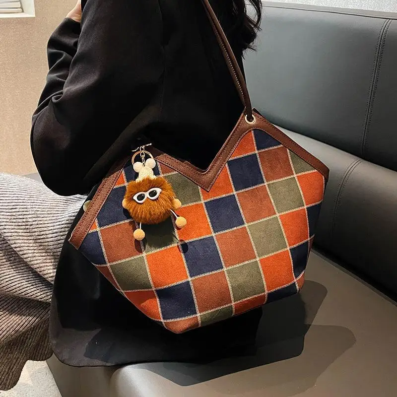 High Capacity Pack 2023 New Fashion Checker Shopping Versatile Shoulder Bag Autumn/Winter Vintage Frosted Underarm Tote Bag