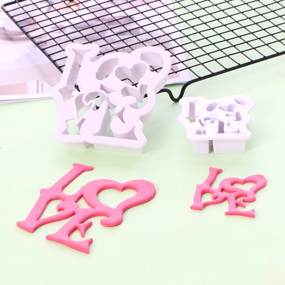 

2Pcs Love Shape Cooki Mold Biscuit Cookie Cutter Diy Valentine's Day Gift for Boyfriend Baking Pastry Tools Kitchen Accessories