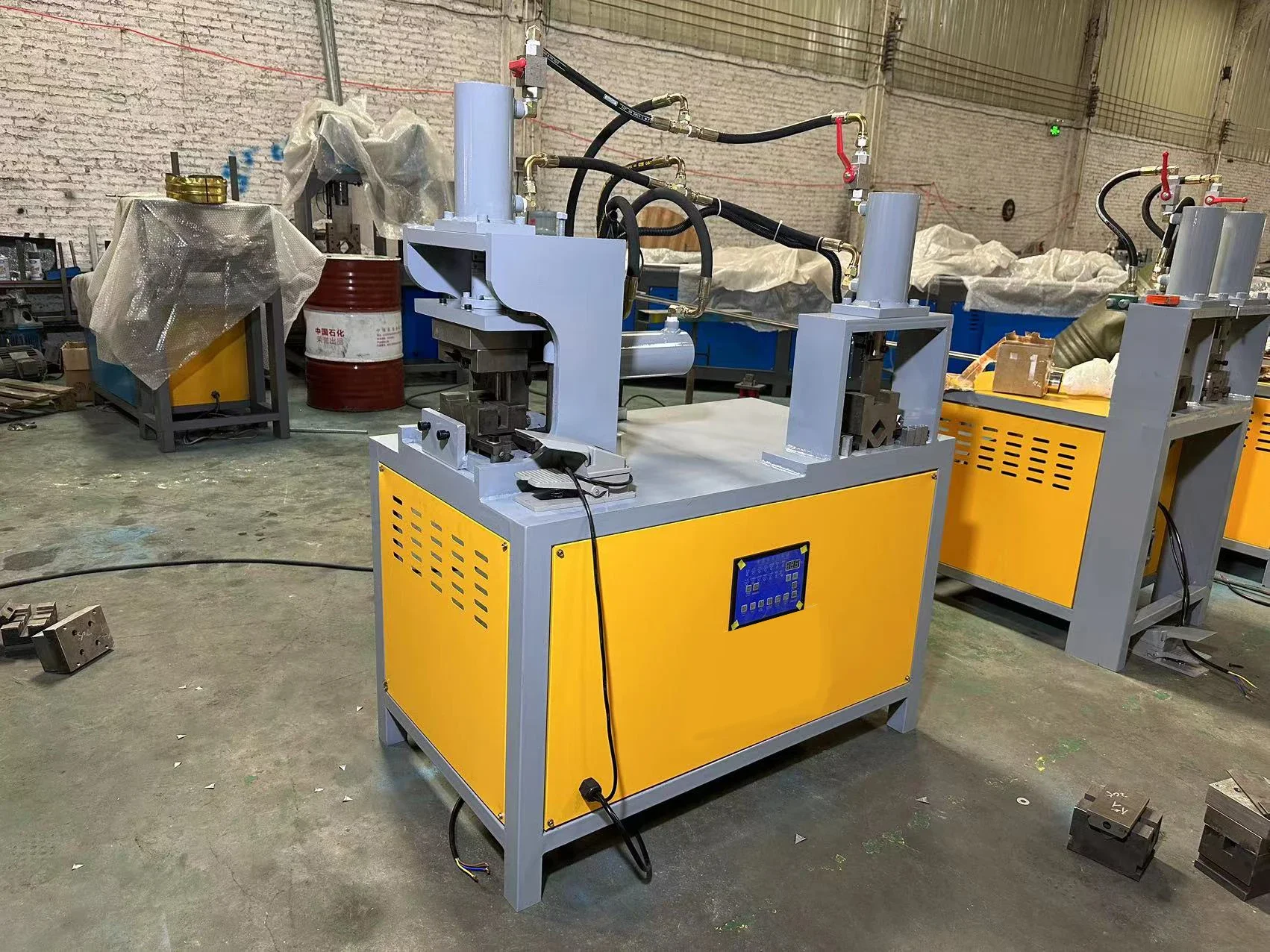 Простая в эксплуатации автоматическая гидравлическая угловая планка с