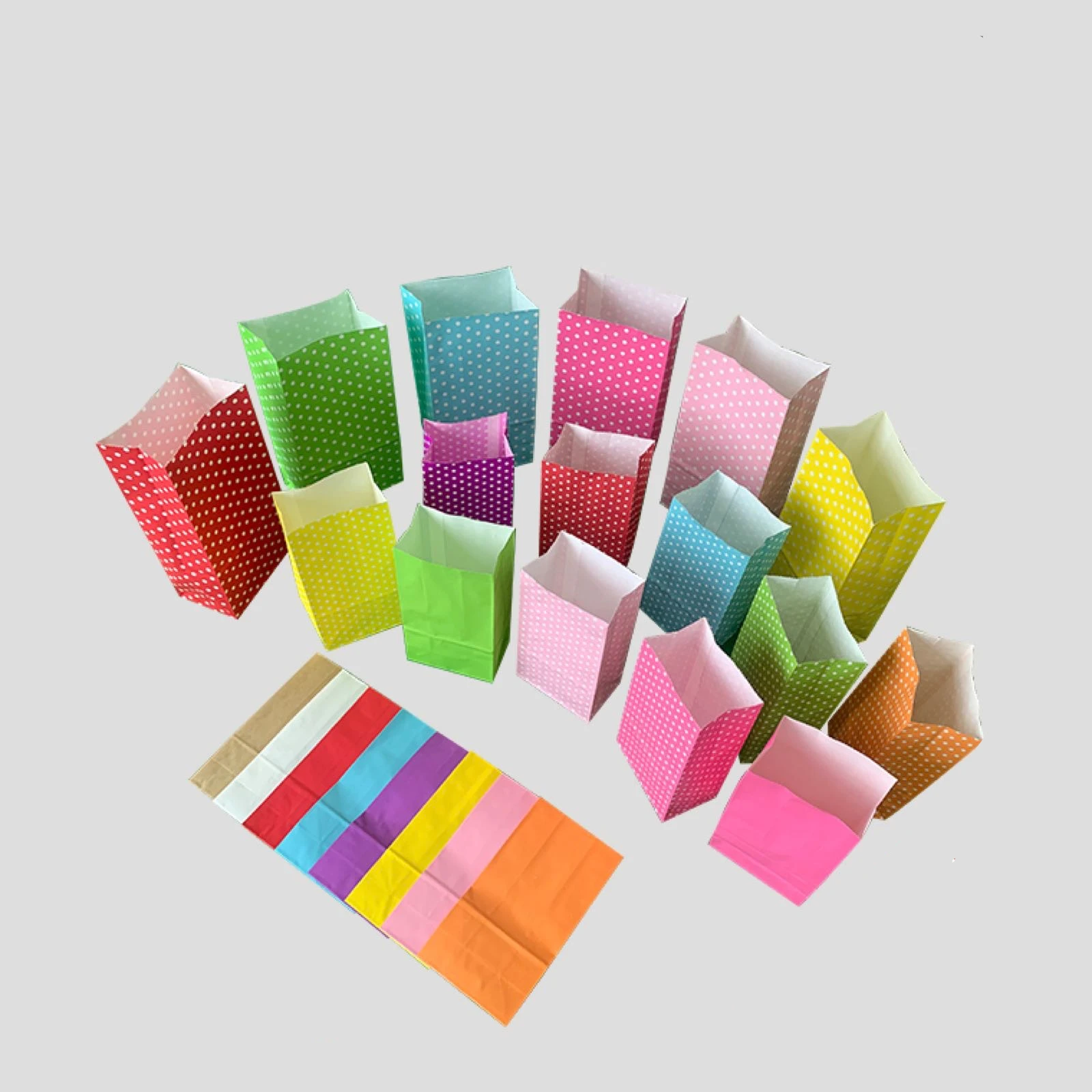 

50pcs/lot mini Kraft Paper Bags Stand Up Dot bags Child Party Birthday Food Paper Kraft Seal Gift Packing Treat Bag Supplies