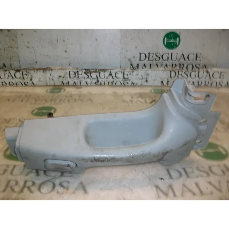 Правая сторона внутренняя Manet/11222133 служит для MERCEDES VITO (W639) BASIC COMBI 111 CDI Ларго (639 603) |