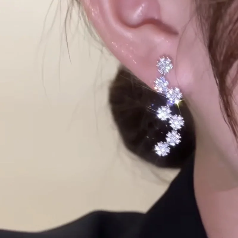 

Стильные блестящие женские серьги-подвески CAOSHI, аксессуары с ярким цирконием, модный дизайн, серебряный цвет, ювелирные изделия для свадьбы