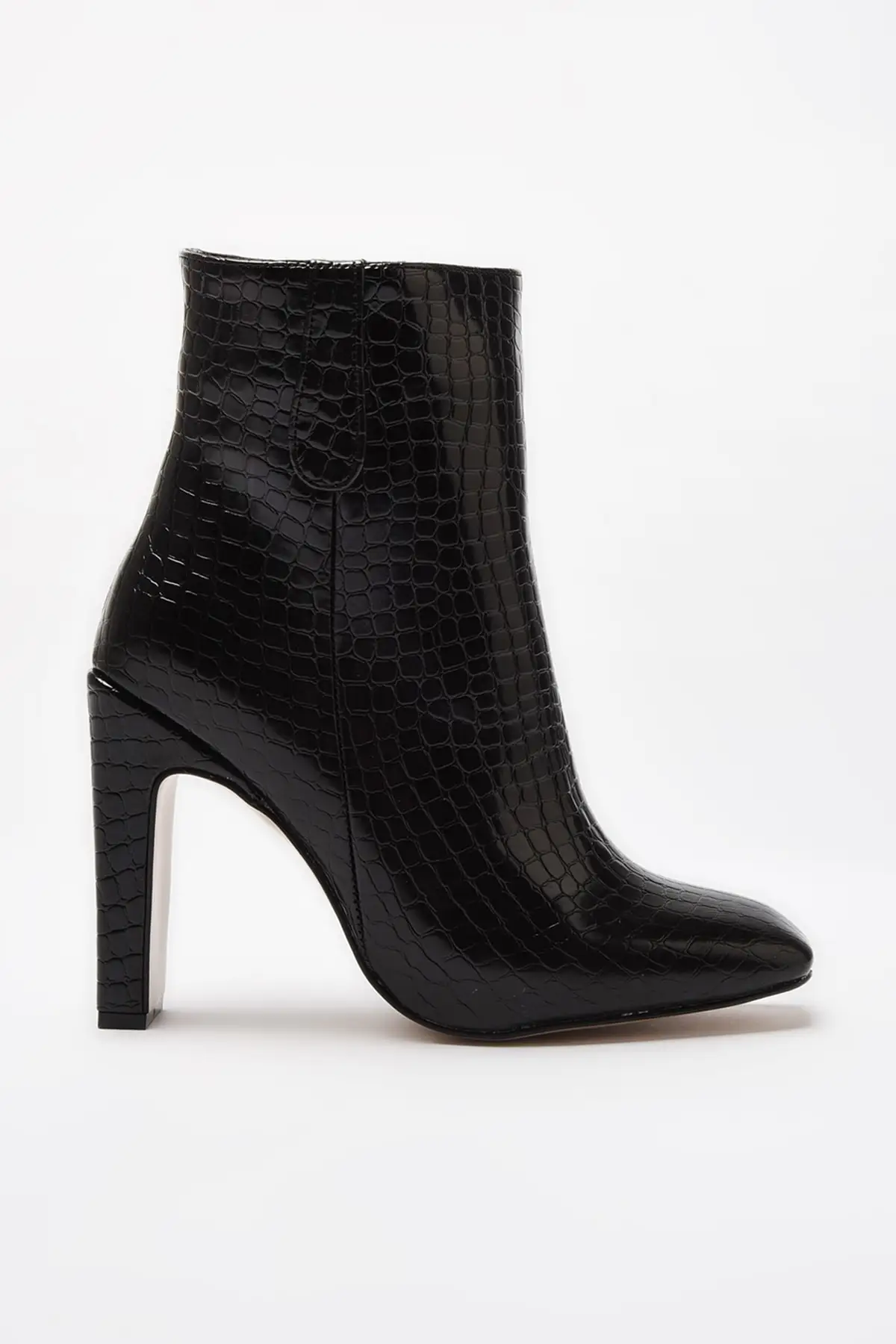 

Trendyol Women Boots & Bootie TAKAW22BO0003