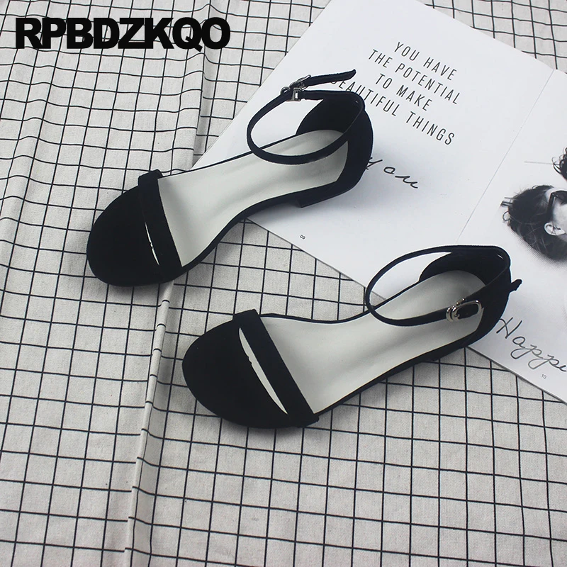 Босоножки женские с открытым носком повседневные модные сандалии на плоской