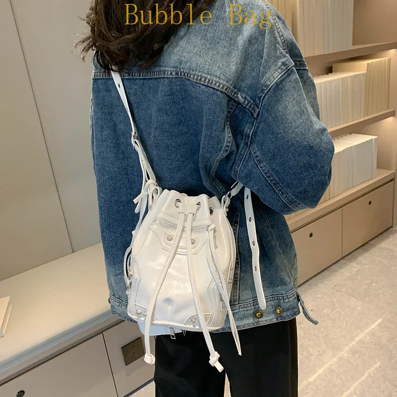 2023 Luxury Brand Bucket Designer Leather Rivet Crossbody Bags for Women Handbags Fashion Shoulder Messenger Bags Ladies Totes