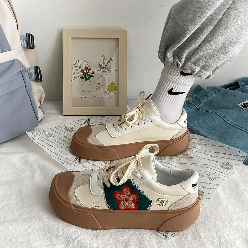 2022 Spring Floral Woman Vulcanize Shoes Embroidery Fashion Zapatillas Mujer Casual Patchwork Students Daily Wear Sneakers