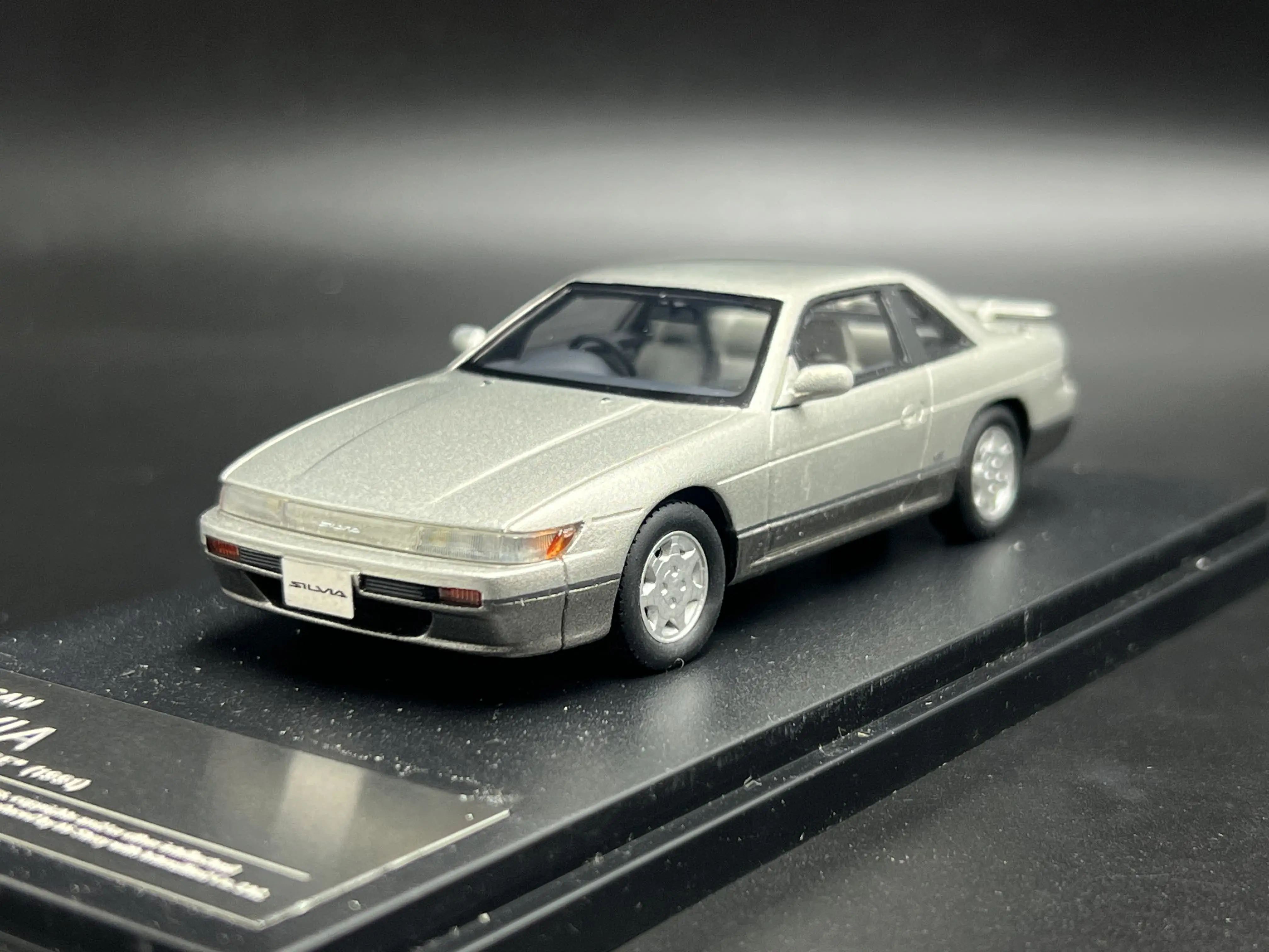 Фото Модель автомобиля Hi-Story SILVIA 1991 из смолы, масштаб 1:43 №1