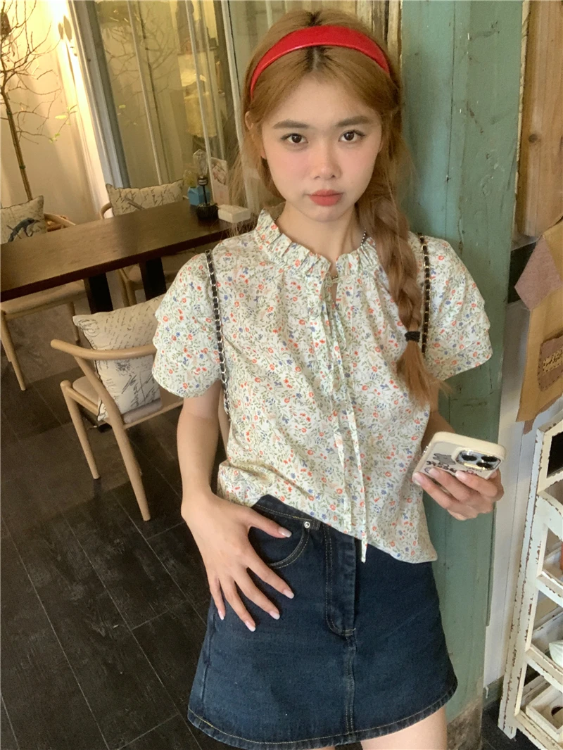 

GP3518 Retro Lace Up Short Sleeve Fragmented Flower 2023 New High Grade Round Neck Slim and Unique Versatile Top ins