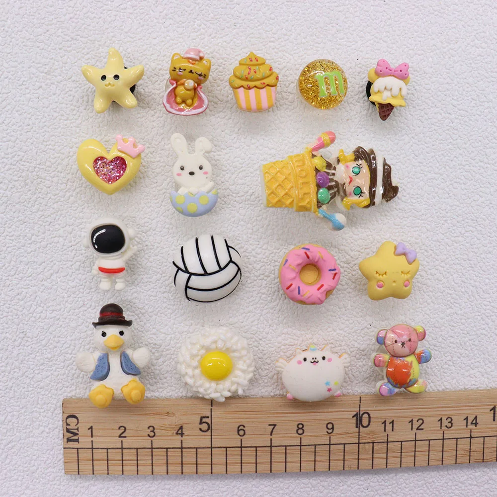 

Mix 50PCS Resin Buckle Clog Duck Egg Rabbit Ball Ice Cream Bear Star Donut Cat Cake Hole Slipper Decoration Garden Shoes