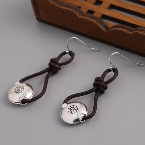 Серебряные круглые серьги-подвески NovoPublic