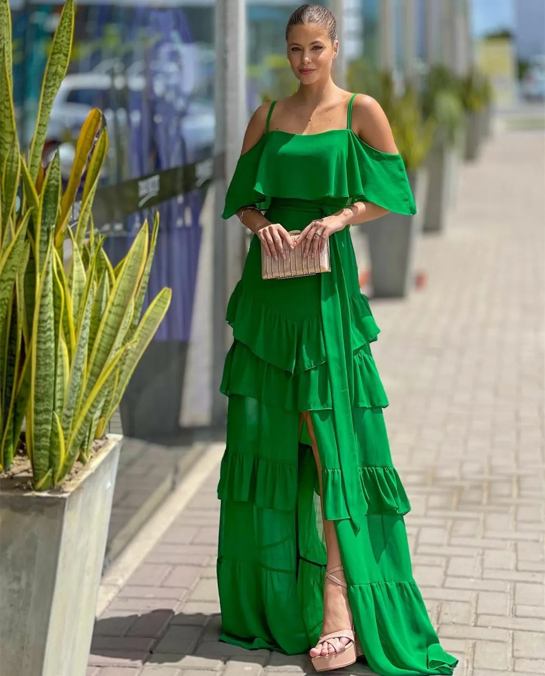 

Brazolian Green Long Chiffon Evening Desses A-Line Ruffled Spaghetti Tiered Floor Length Prom Dresses for Women