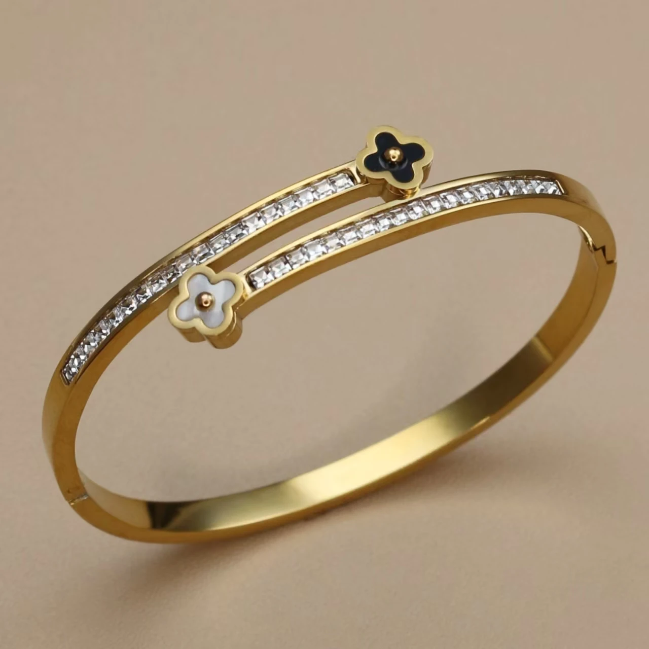 XCB-001 Браслет из нержавеющей стали с четырьмя листами клевера и кристаллами