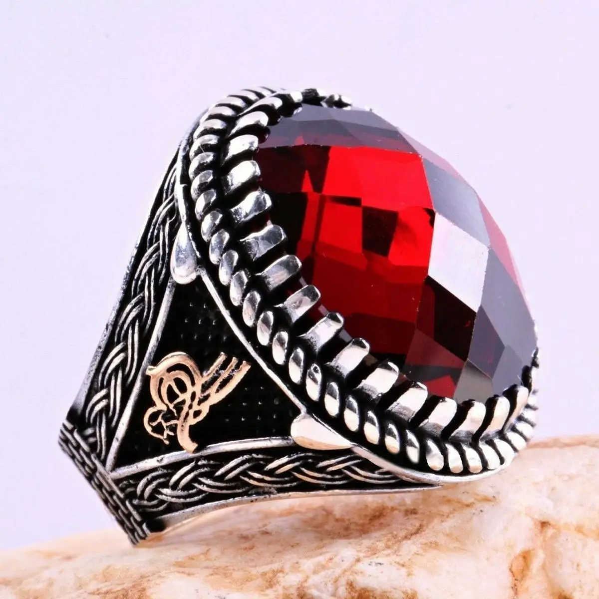 

Retro New 2022 Red Faceted Gemstone Ring Men's Oval Punk Pattern Fashion Ring Jewelry Gift