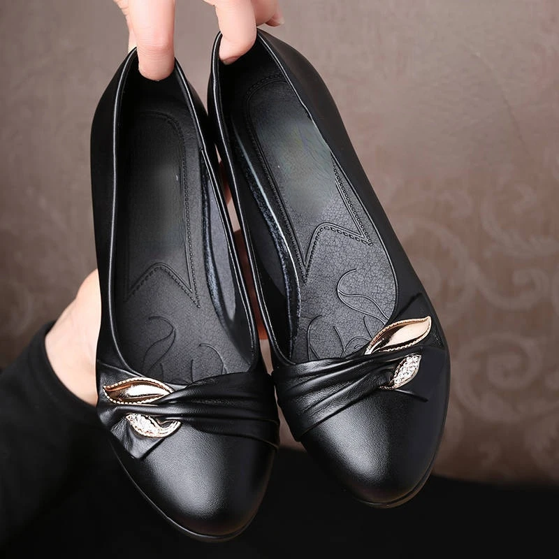 

Туфли на танкетке с мягкой подошвой, туфли на высоком каблуке для мам среднего и пожилого возраста, модные женские туфли с закрытым носком, н...