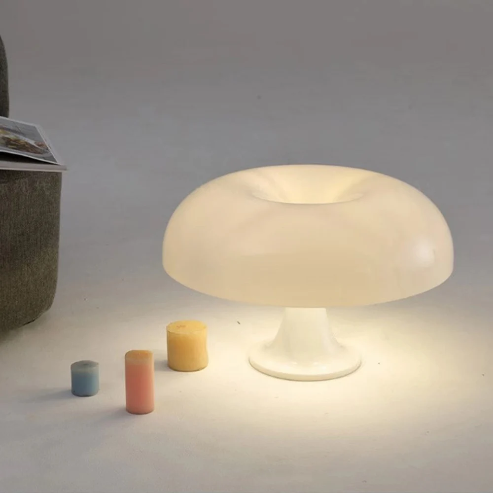 Декоративный прикроватный столик в виде мишки