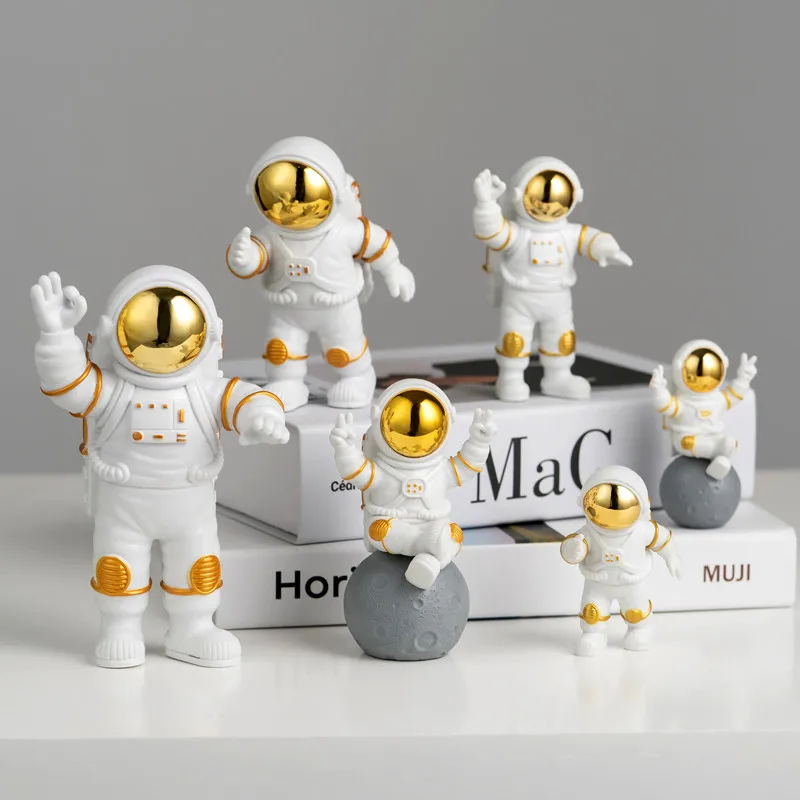 

3Pcs Astronaut Decor Action Figures and Moon Home Decor Resin Spaceman Statue Room Office Desktop Decoration Presents Kids Gift