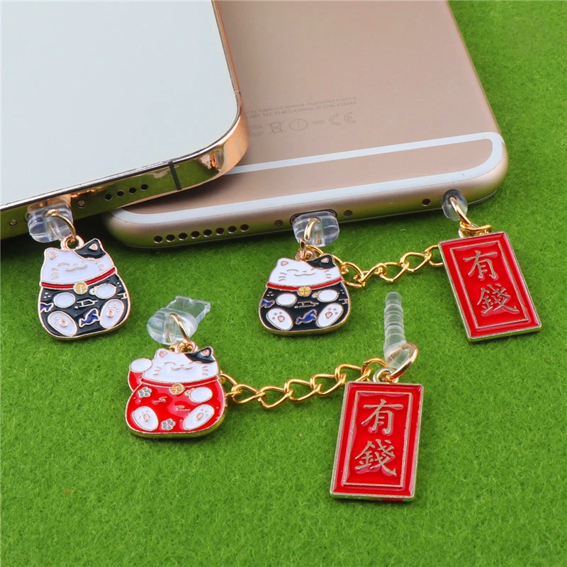 

Lucky Cat Dust Plug Charm Kawaii Charge Port Plug For iPhone Anti Dust Cap Cute 3.5mm Jack Dust Protection Stopper Accessories