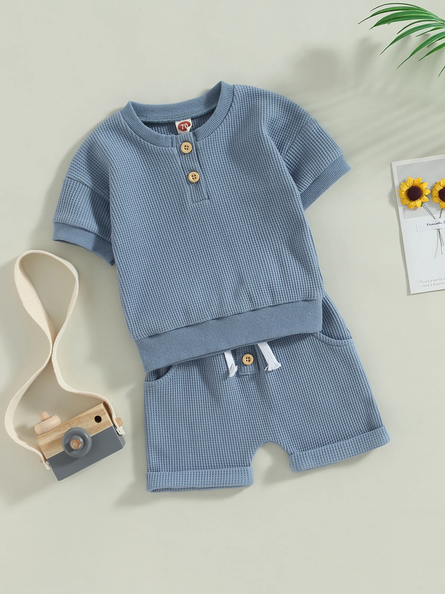 

Baby Boys Summer Outfits Solid Color Short Sleeve Tops with Buttons and Elastic Waist Shorts 2-Piece Set