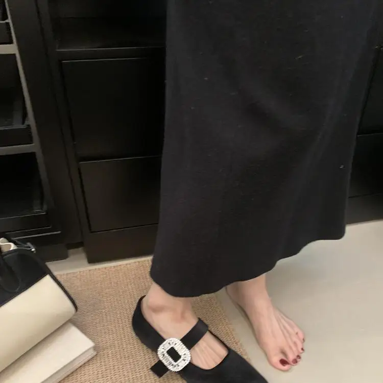 Женская обувь с квадратным носком и кристаллами на низком каблуке платье со