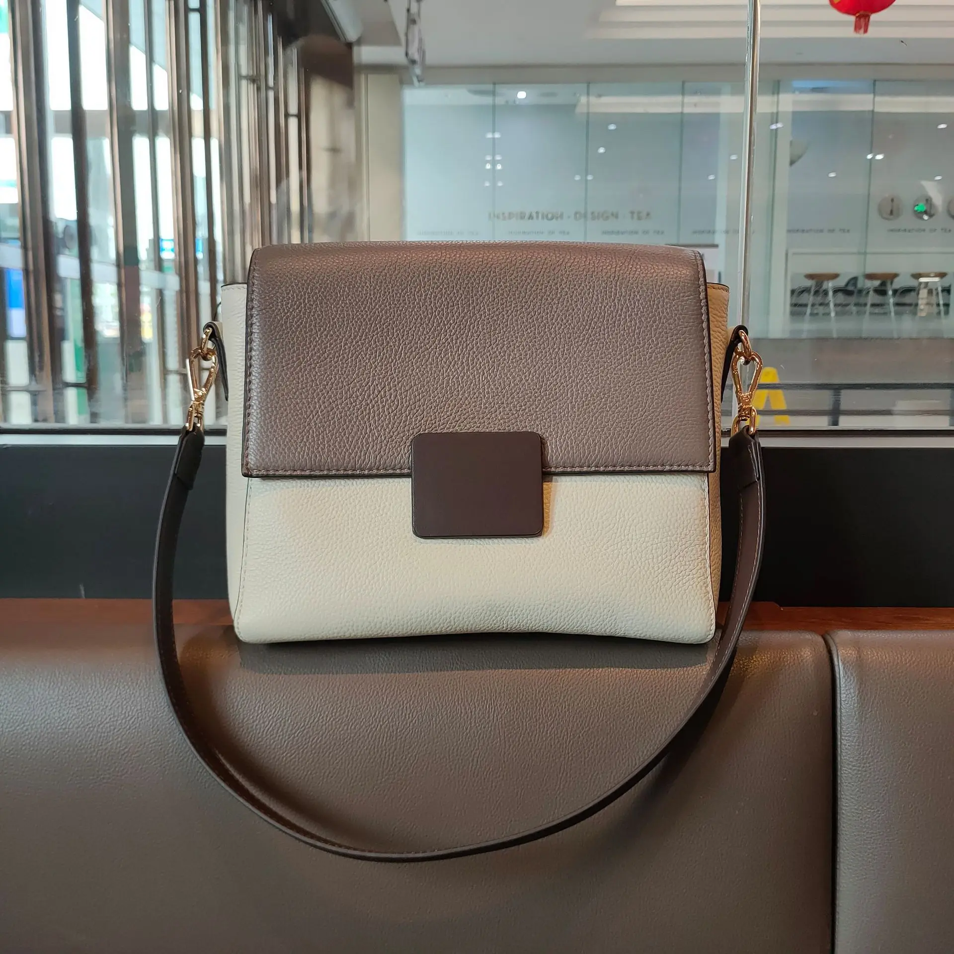 

2021 New Fashion Ladies Handbag First Layer Soft Leather Shoulder Messenger Bag