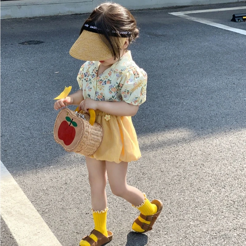 

Новинка; Летние комплекты одежды для девочек в стиле ретро с цветочным рисунком; Рубашка с лацканами; Брюки-фонарики; Комплекты из двух предметов; Одежда для девочек