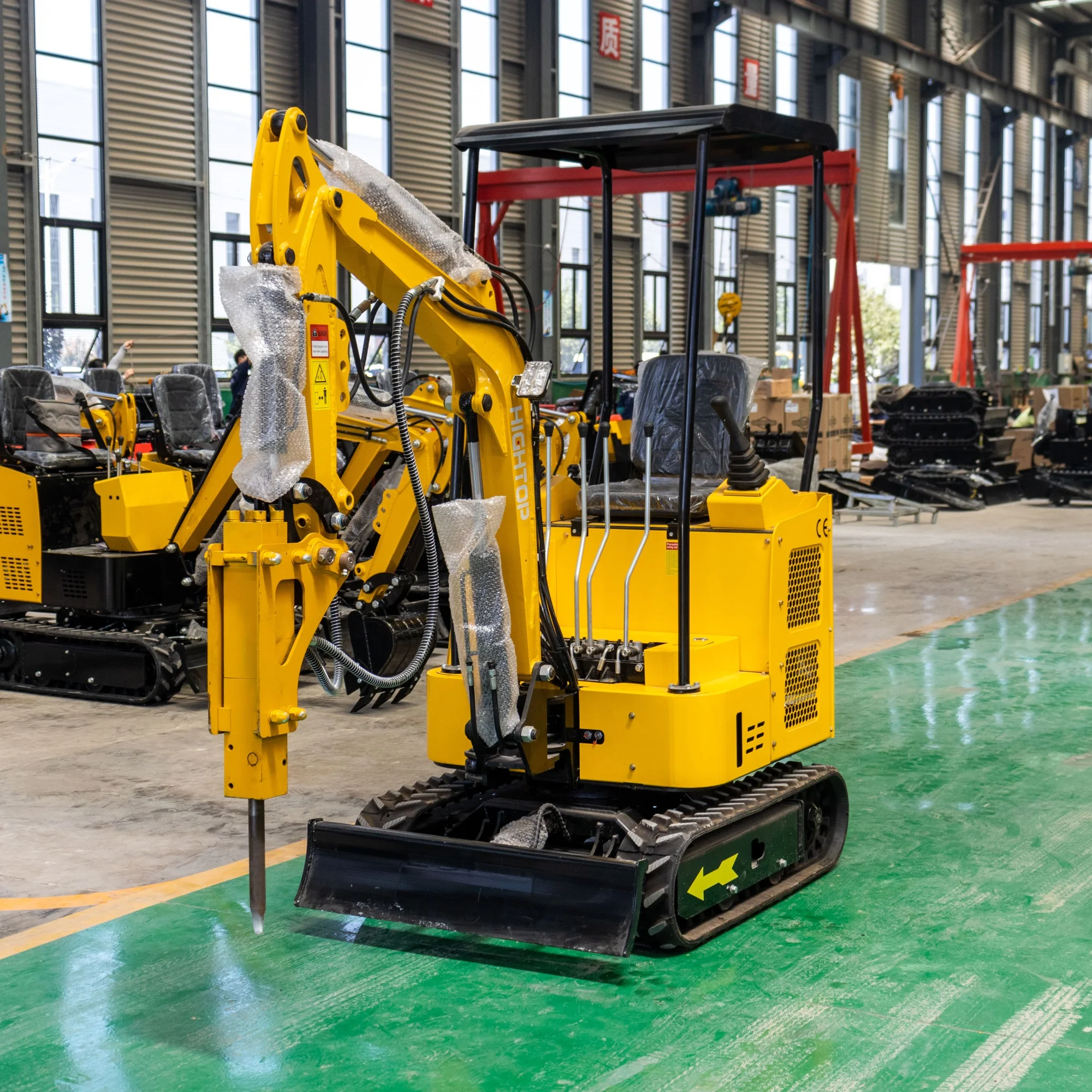 

1500KG High Quality Crawler Mini Small Digger Machine HT15 with Breaking Hammer