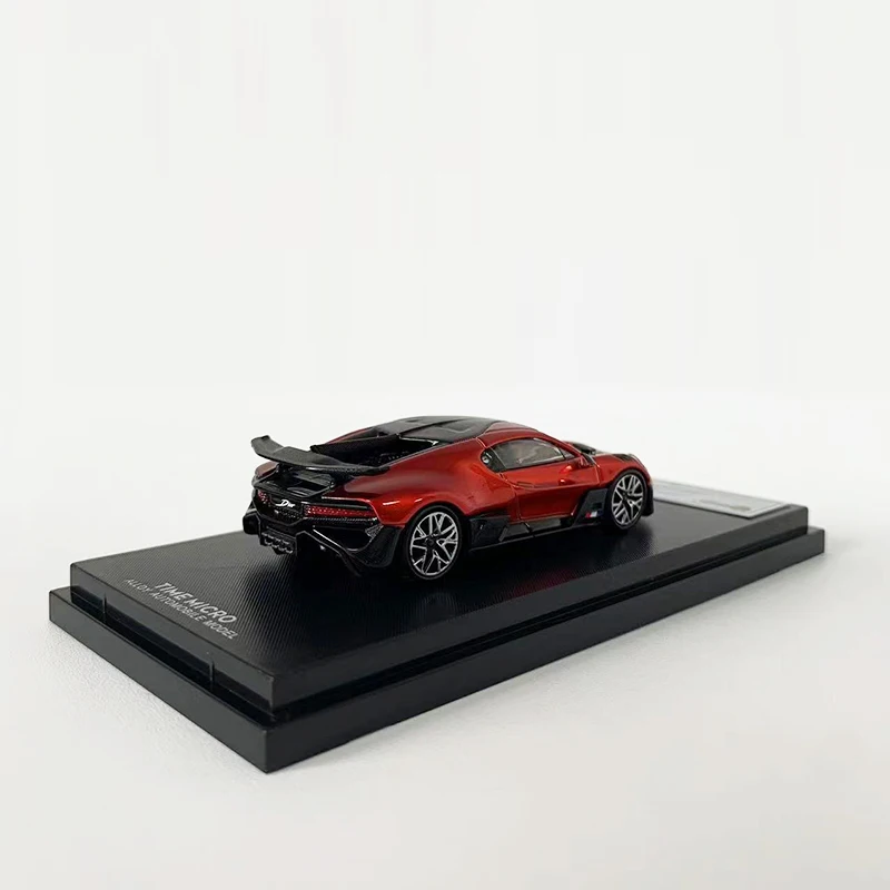 Модель автомобиля Time Micro 1:64 Buga Divo литая коллекция автомобилей из сплава -