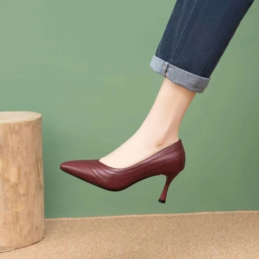 Женская обувь на каблуке однотонные удобные короткие ботильоны с кошачьим