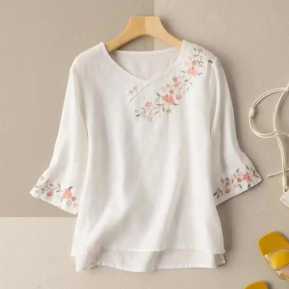 

Vintage Embroidery Cotton Linen T-shirt Women Summer V-Neck Loose Casual Chinese Style Buckle Top Female Tee M-3XL