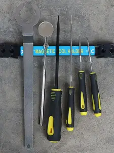 Barre magnétique pour rangement d'outils