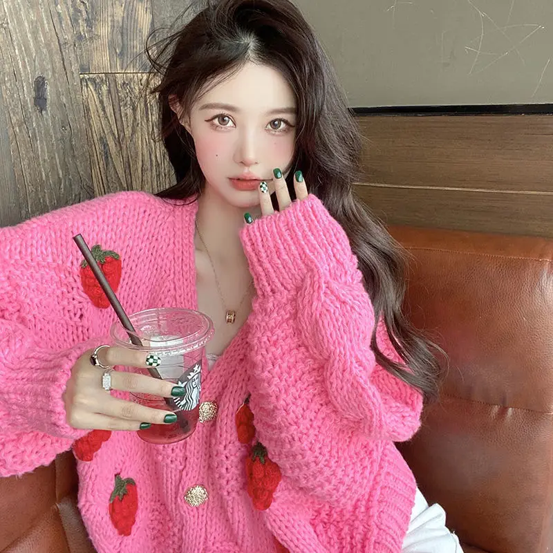 

2022 New Autumn sweet Strawberry sweater Cardigan South Korean fashion V-neck pink knitwear Brief paragraph pink cardigan