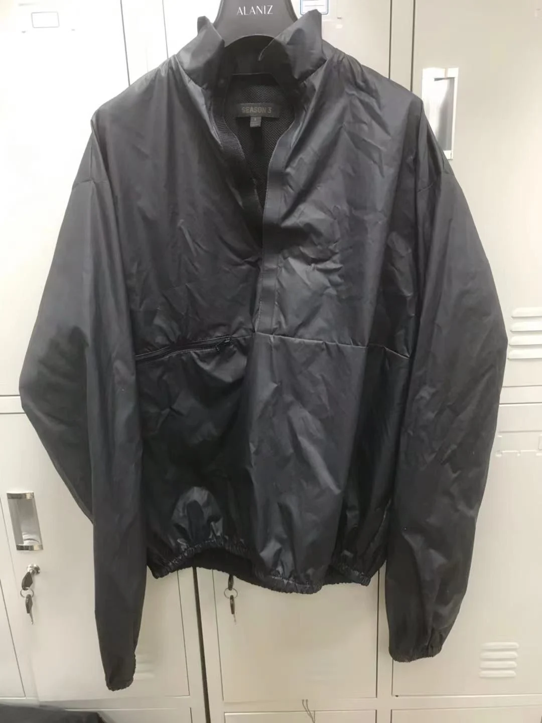 

Kanye West Season 3 Balck Jacket Men Women 1:1 High-Quality Solid Windbreaker Men's Jacket Street Coat